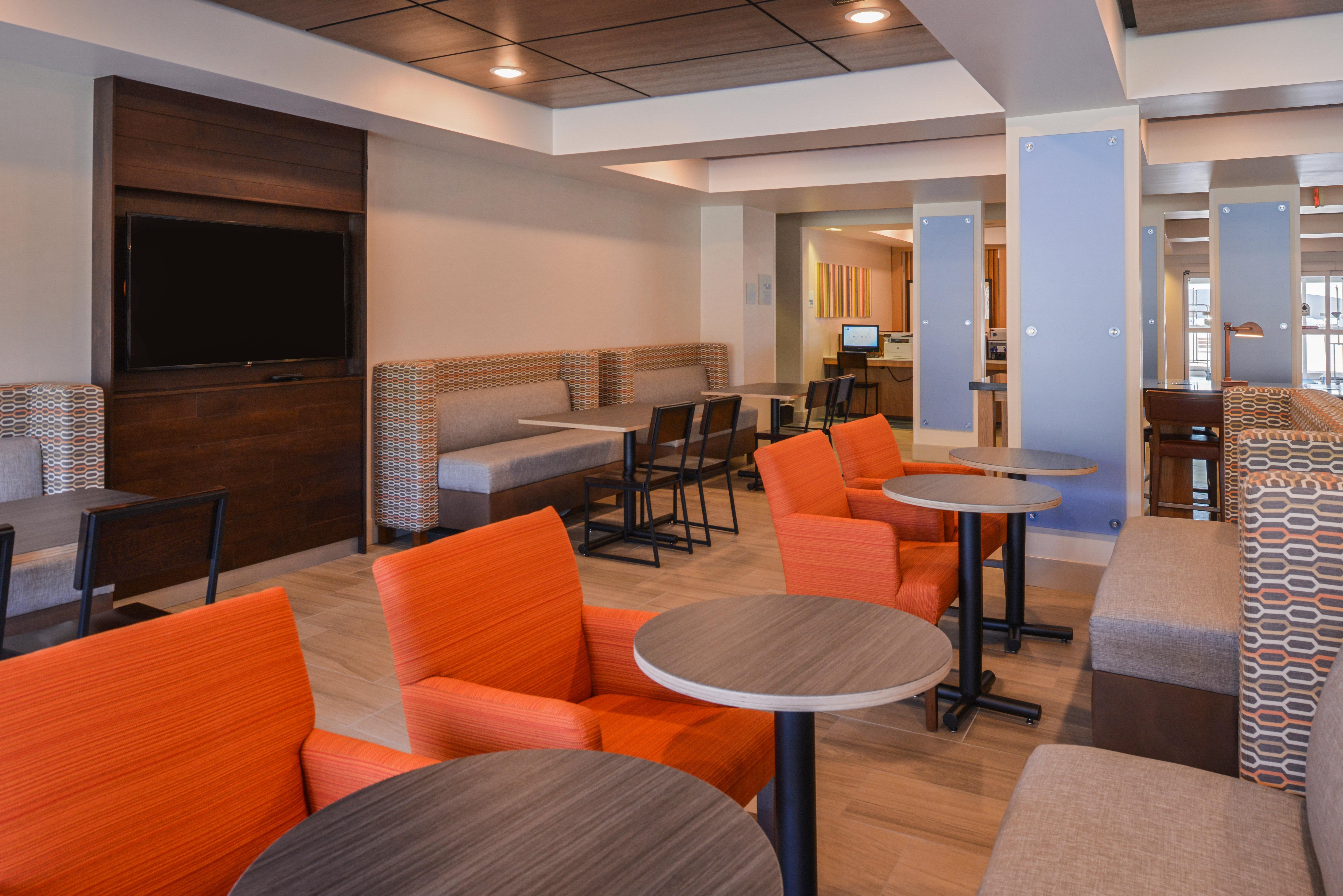 Holiday Inn Express Hotel & Suites Urbana-Champaign-U Of I Area By Ihg מראה חיצוני תמונה