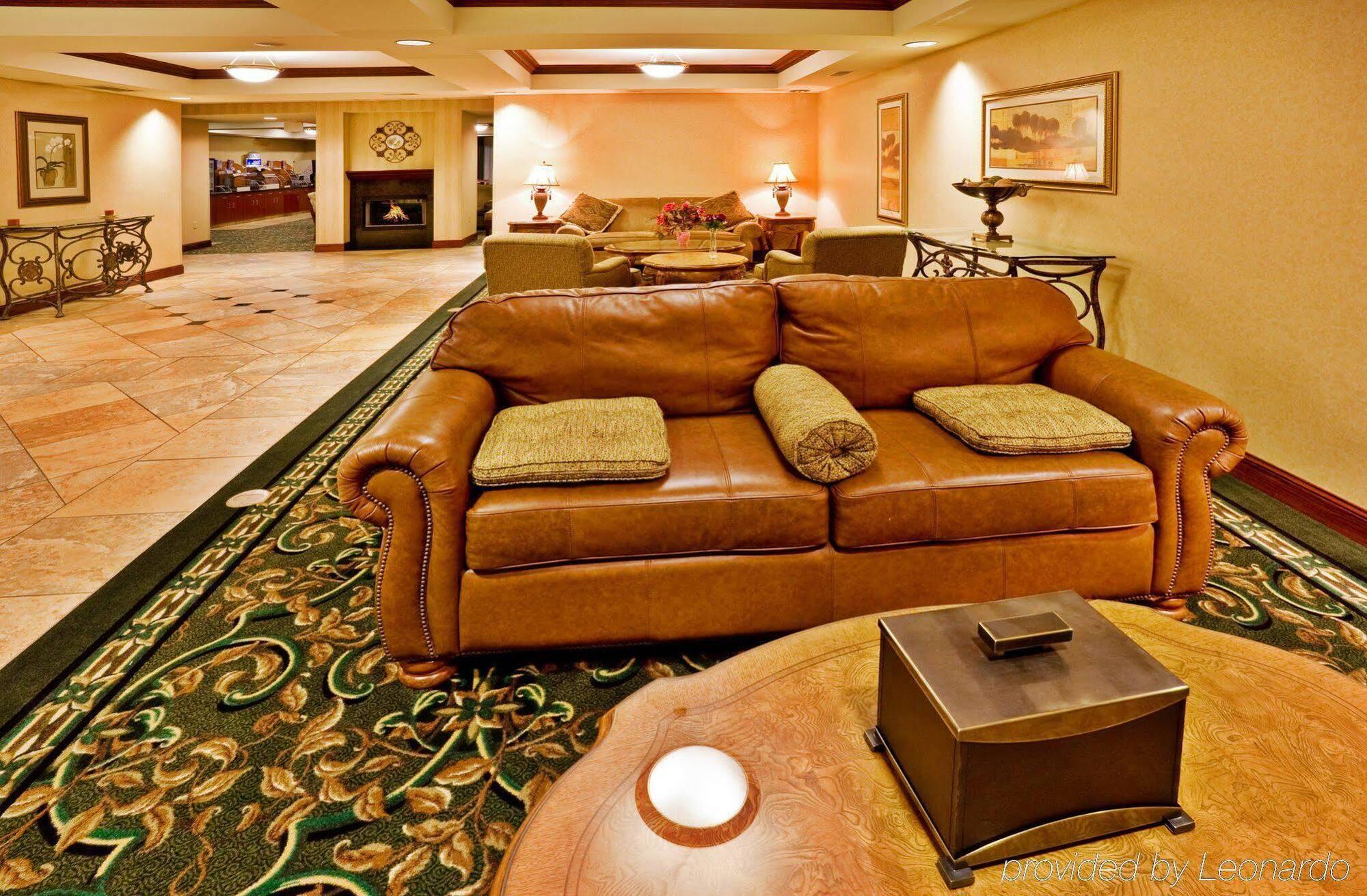 Holiday Inn Express Hotel & Suites Urbana-Champaign-U Of I Area By Ihg מראה חיצוני תמונה