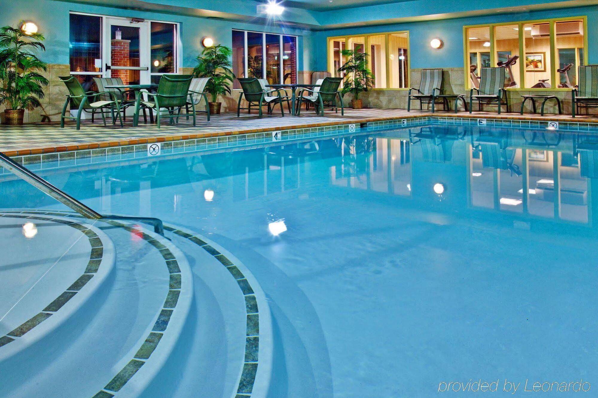 Holiday Inn Express Hotel & Suites Urbana-Champaign-U Of I Area By Ihg מראה חיצוני תמונה