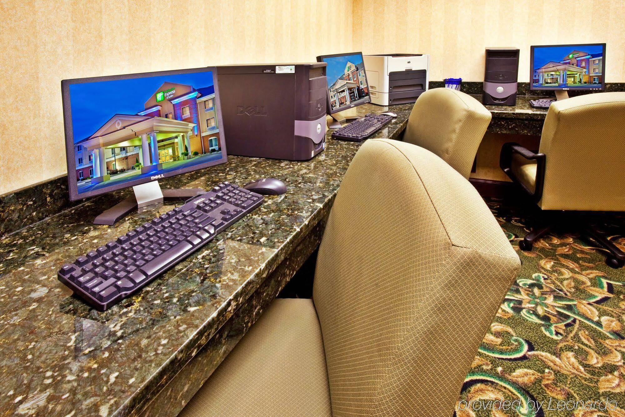 Holiday Inn Express Hotel & Suites Urbana-Champaign-U Of I Area By Ihg מראה חיצוני תמונה