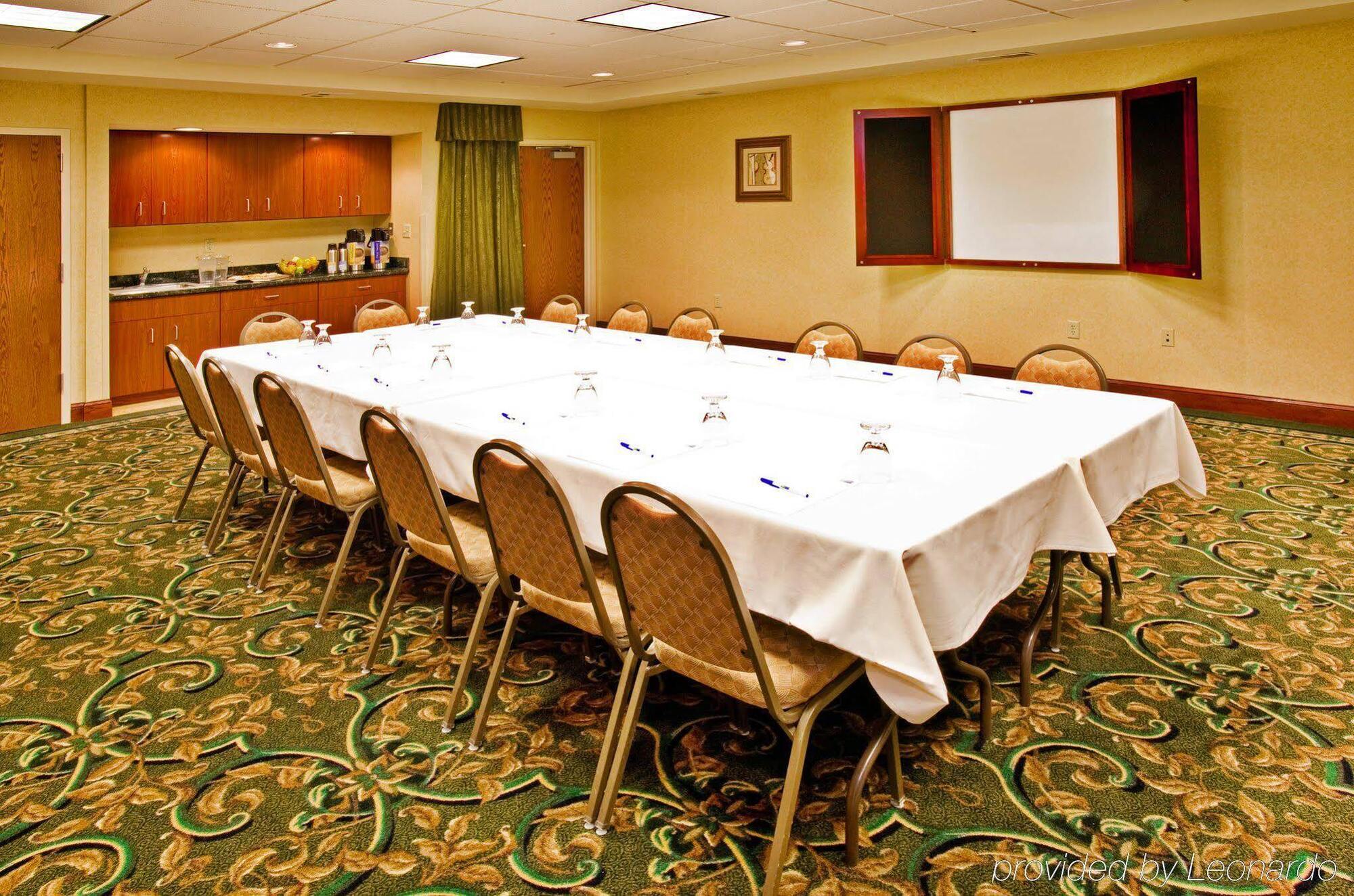Holiday Inn Express Hotel & Suites Urbana-Champaign-U Of I Area By Ihg מראה חיצוני תמונה